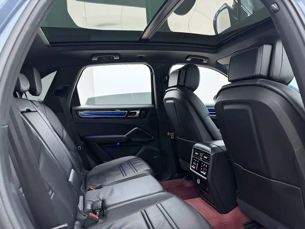 Porsche Cayenne — миниатюра 21