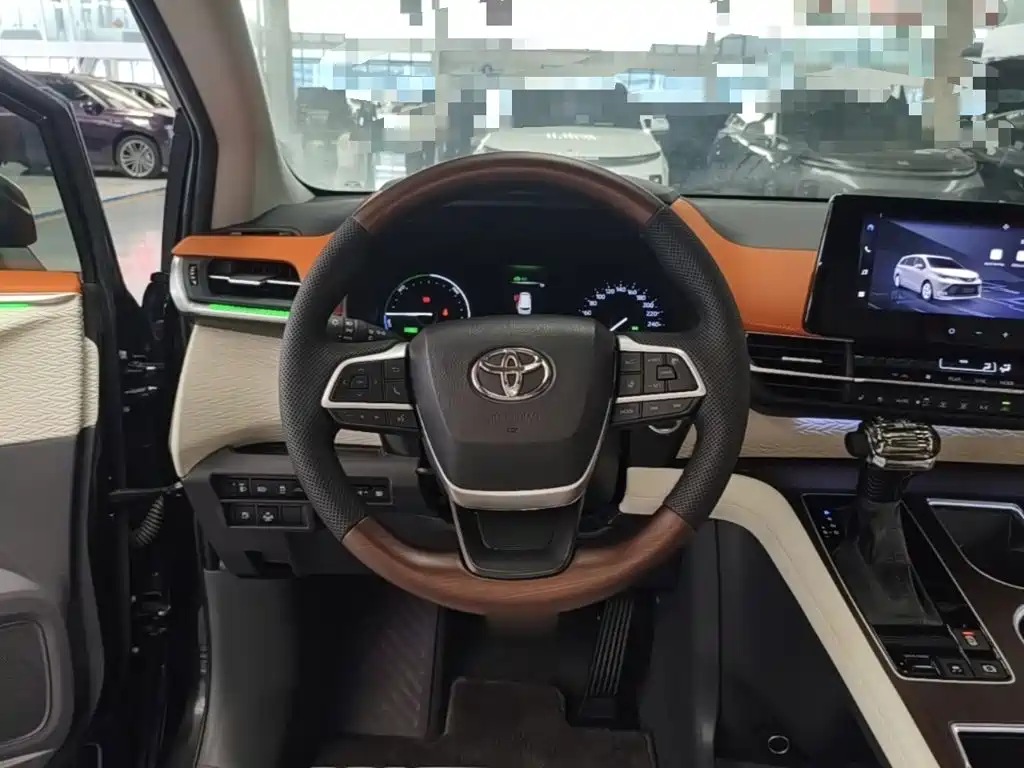 Toyota Sienna — миниатюра 11