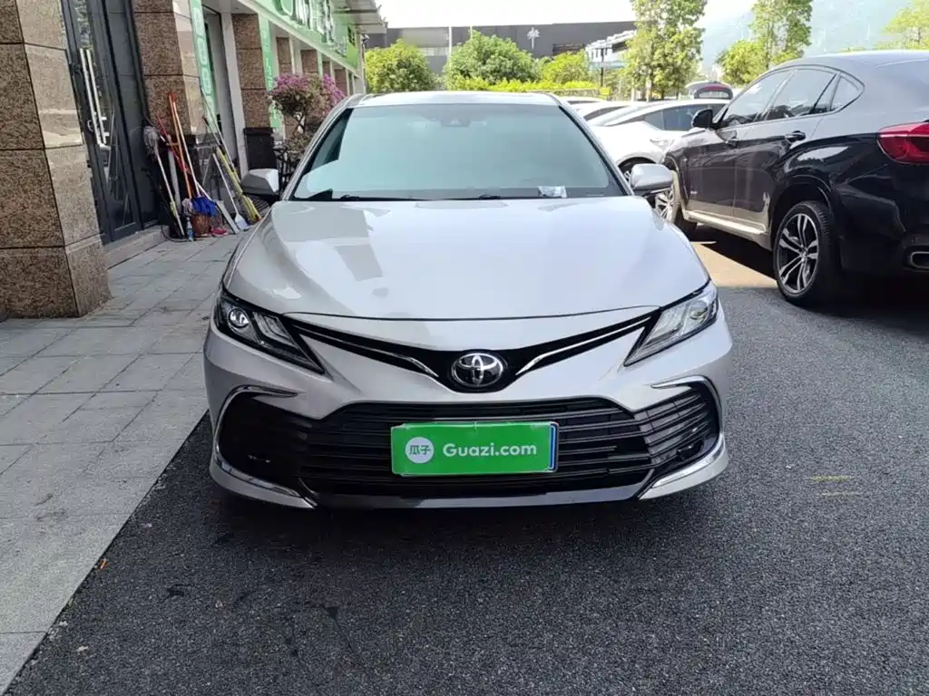 Toyota Camry — миниатюра 3