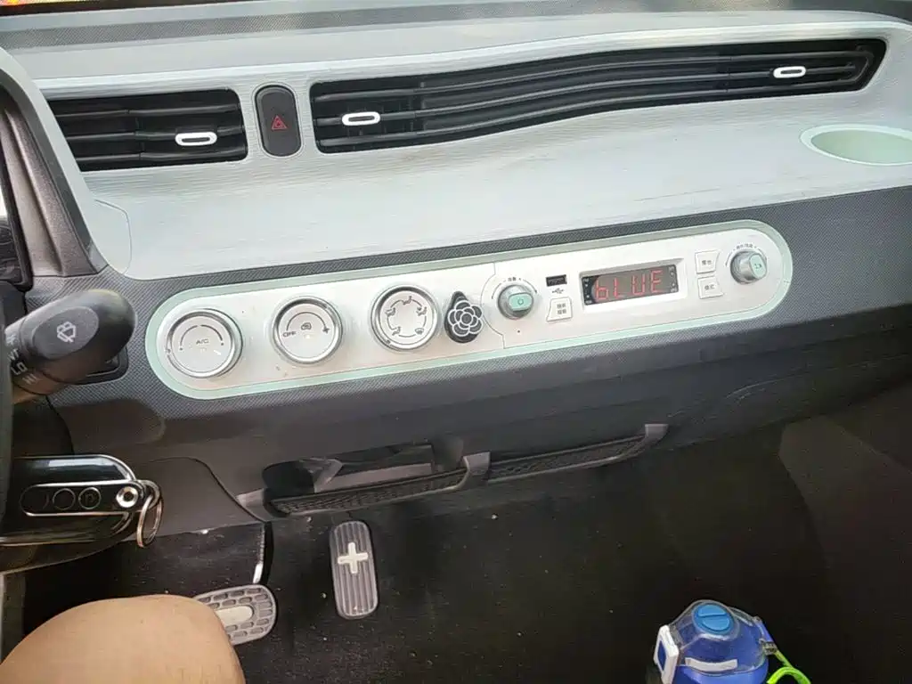 Wuling MINIEV — миниатюра 13