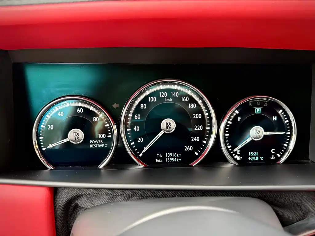 Rolls-Royce Cullinan — миниатюра 11