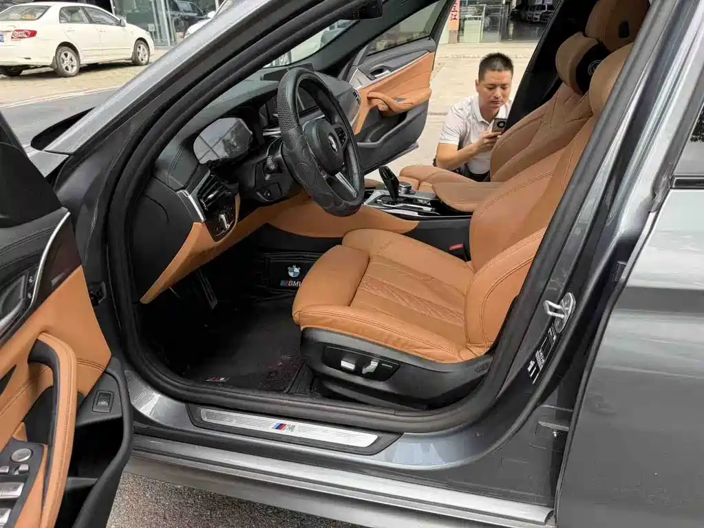 BMW 5 Series (Import) — миниатюра 4