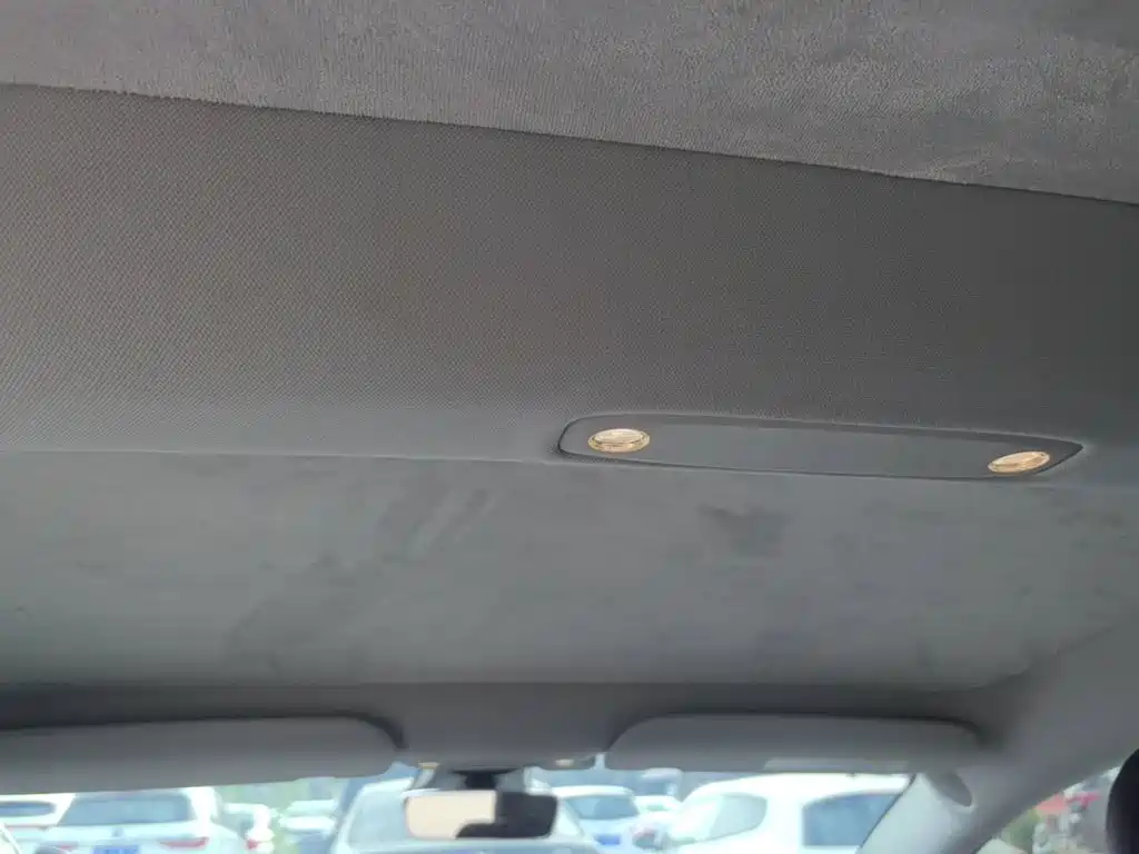 Tesla Model 3 — миниатюра 18