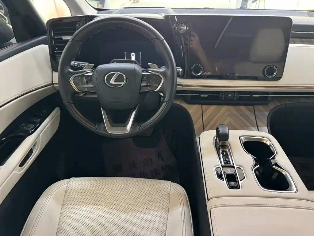 Lexus LM — миниатюра 9