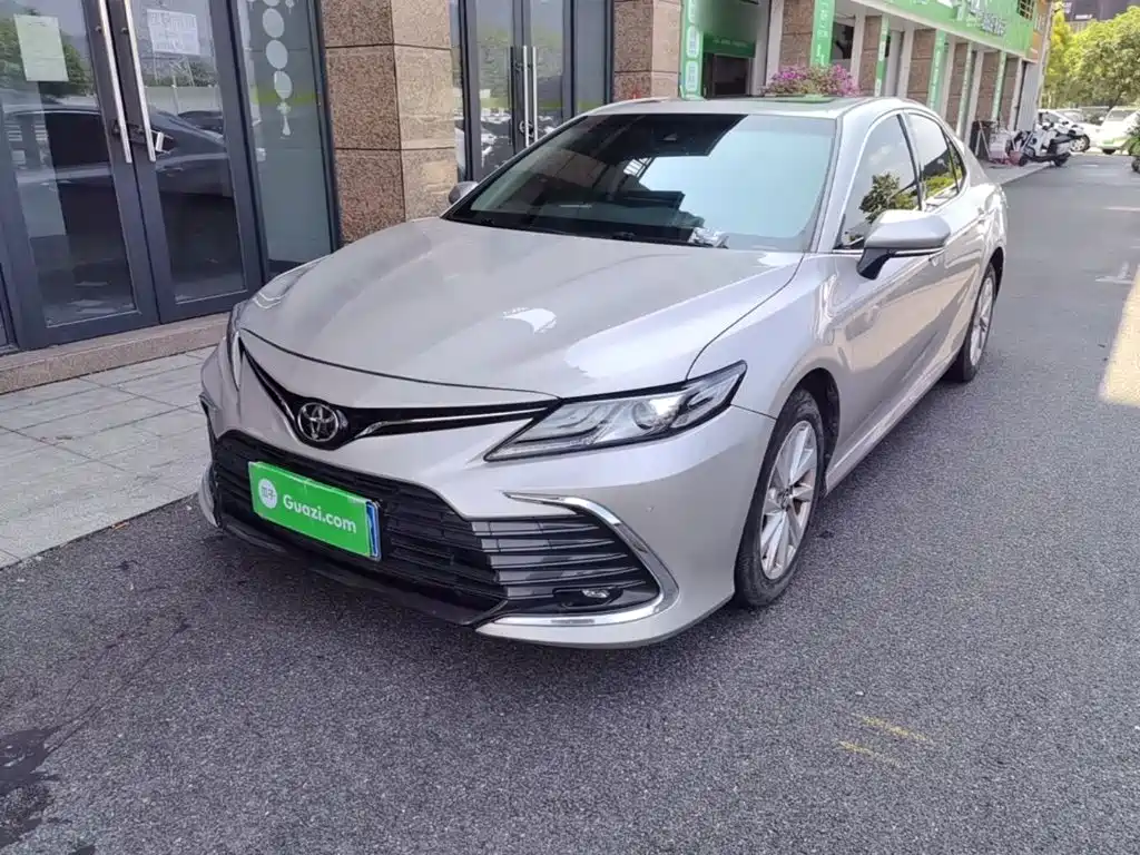 Toyota Camry — миниатюра 2