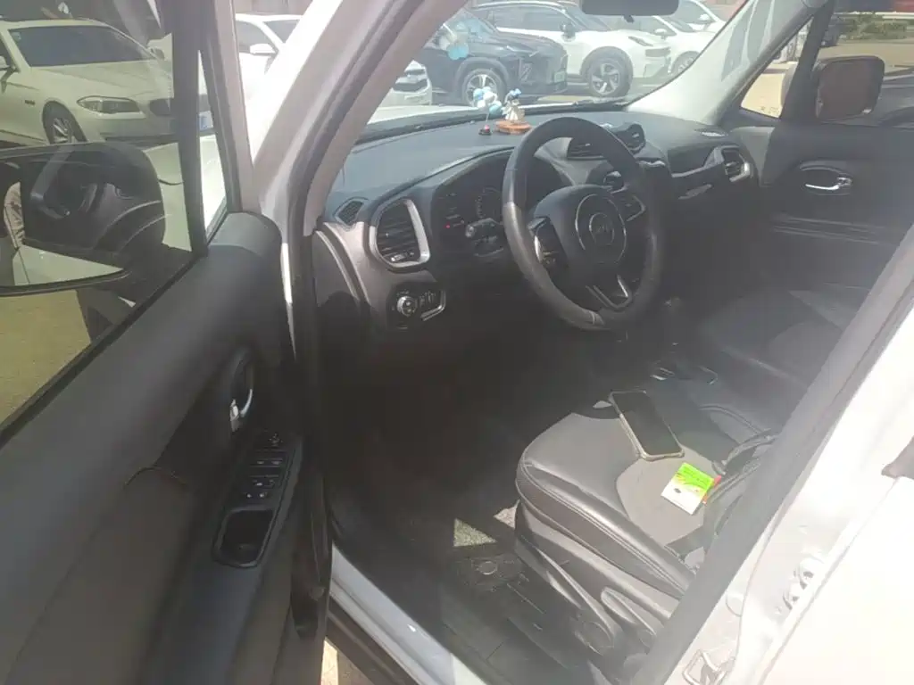 Jeep Renegade — миниатюра 16