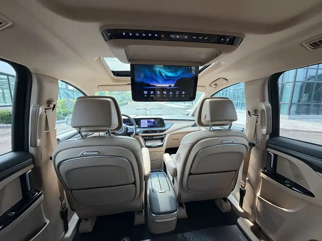 Buick GL8 Hybrid — миниатюра 12