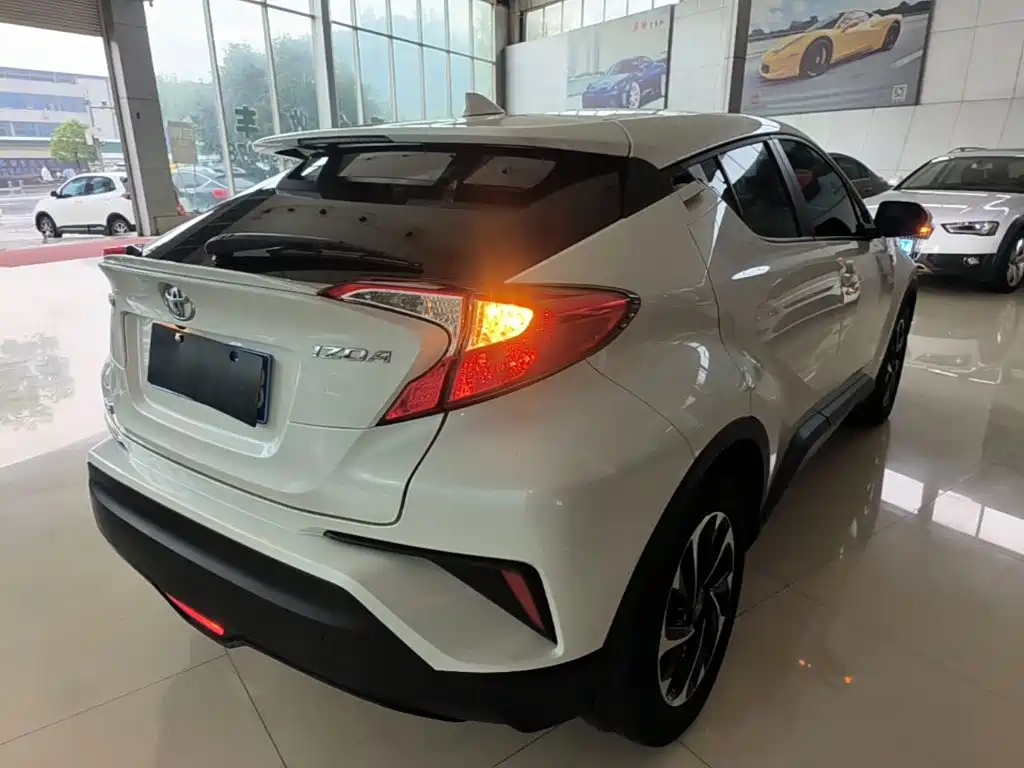 Toyota IZOA — миниатюра 7