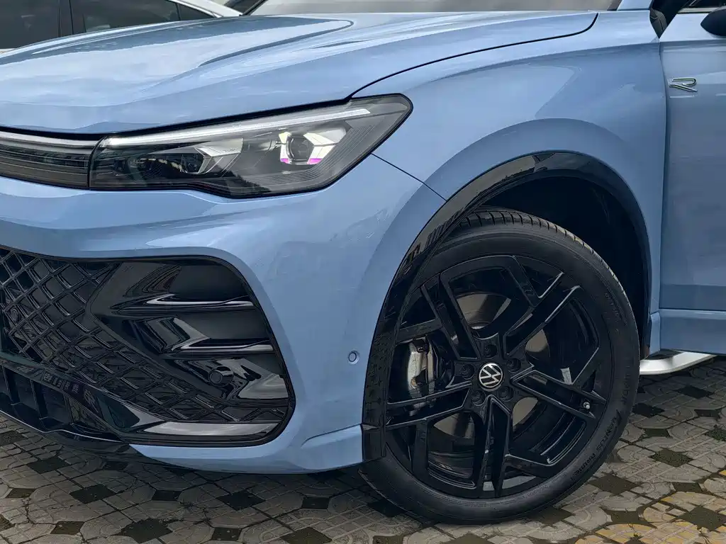 Volkswagen Tiguan L — миниатюра 9
