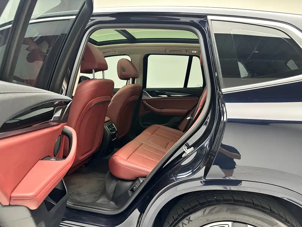 BMW iX3 — миниатюра 8