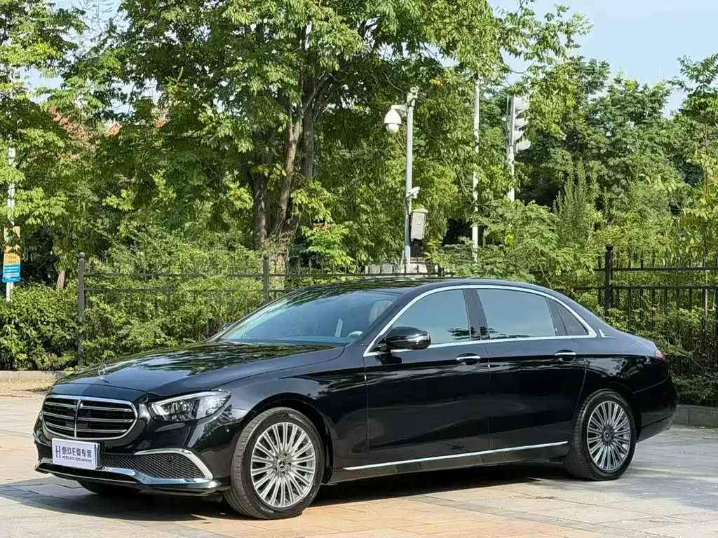 Mercedes-Benz E-Class — миниатюра 2