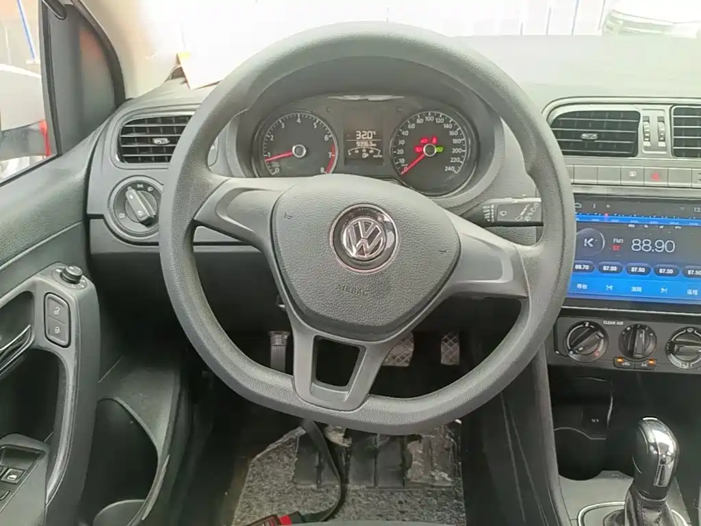 Volkswagen Polo — миниатюра 11