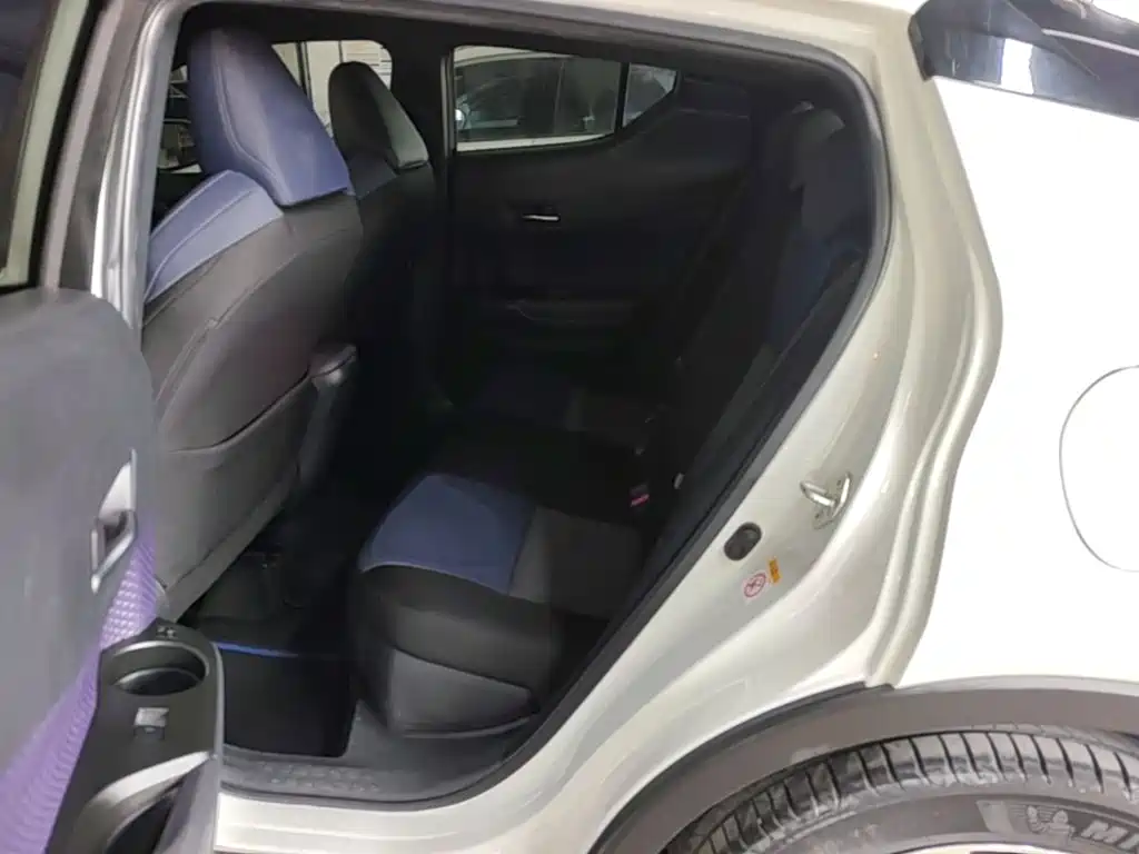 Toyota C-HR — миниатюра 17