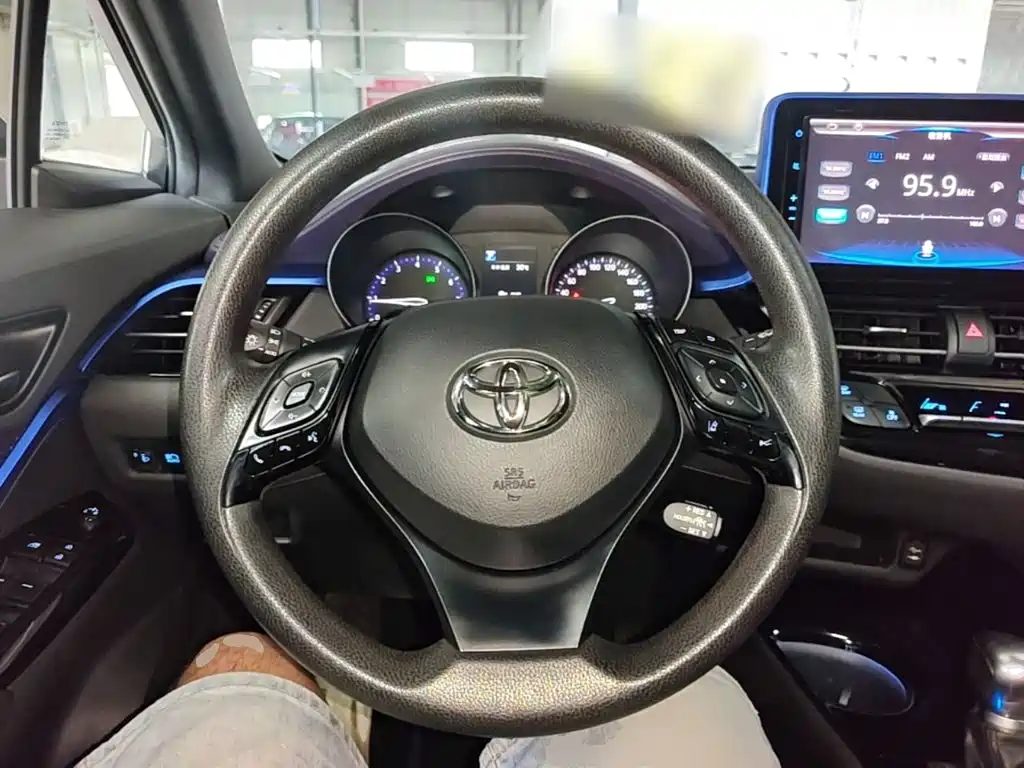 Toyota C-HR — миниатюра 11