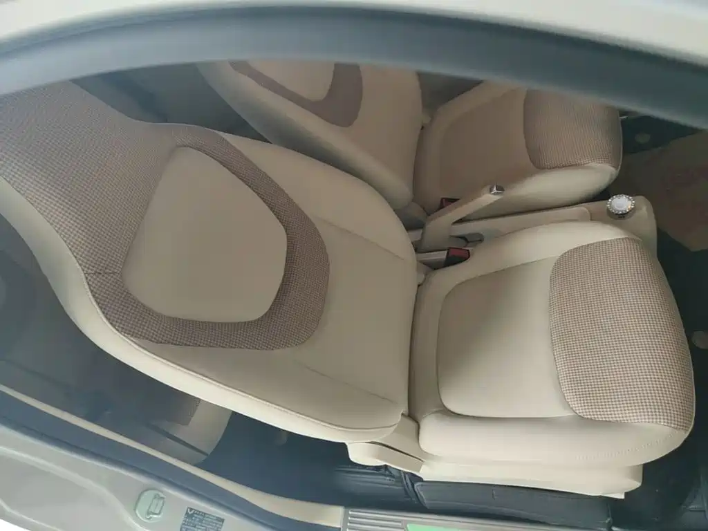 Wuling MINIEV — миниатюра 25