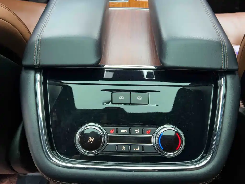 Lincoln Navigator — миниатюра 13