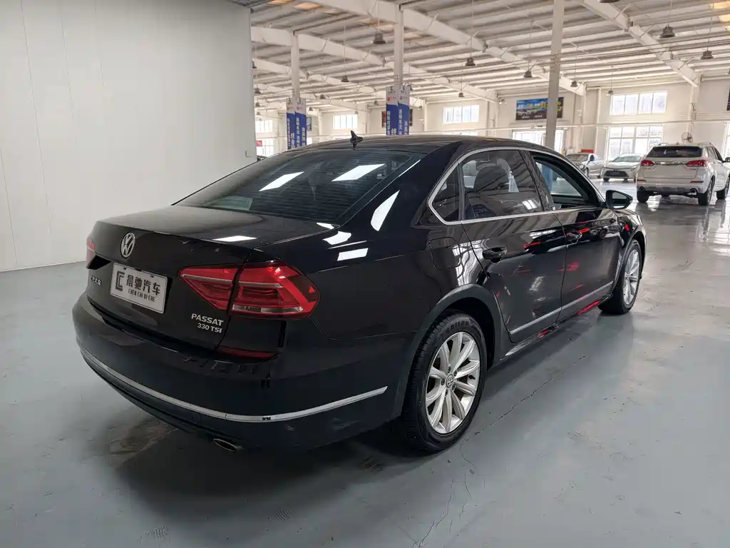 Volkswagen Passat — миниатюра 4