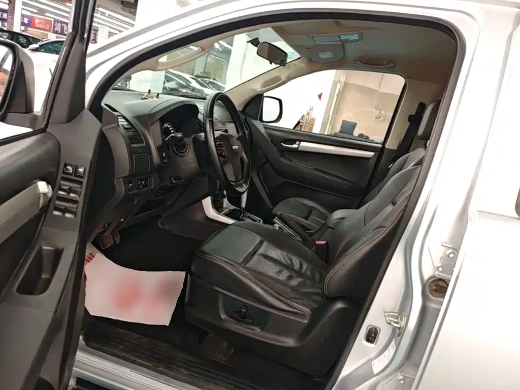 Isuzu D-MAX — миниатюра 15