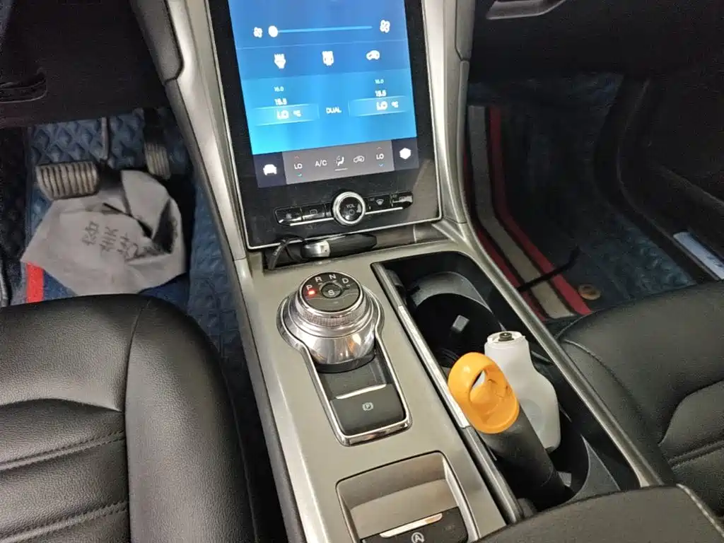 Ford Mondeo — миниатюра 14