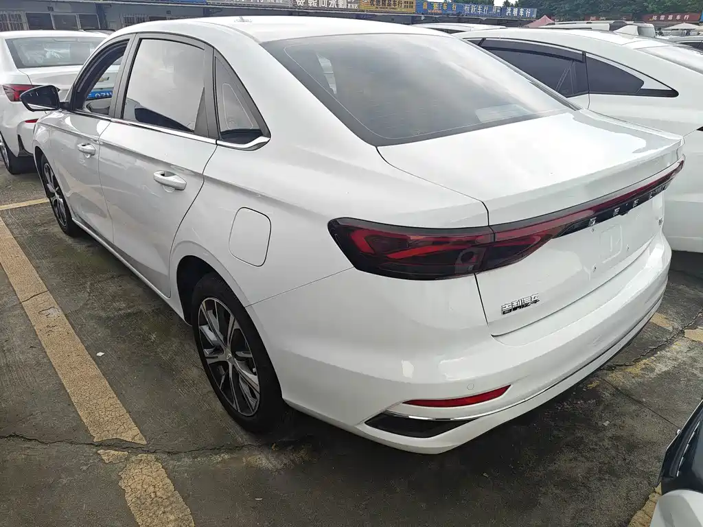 Geely Emgrand — миниатюра 15