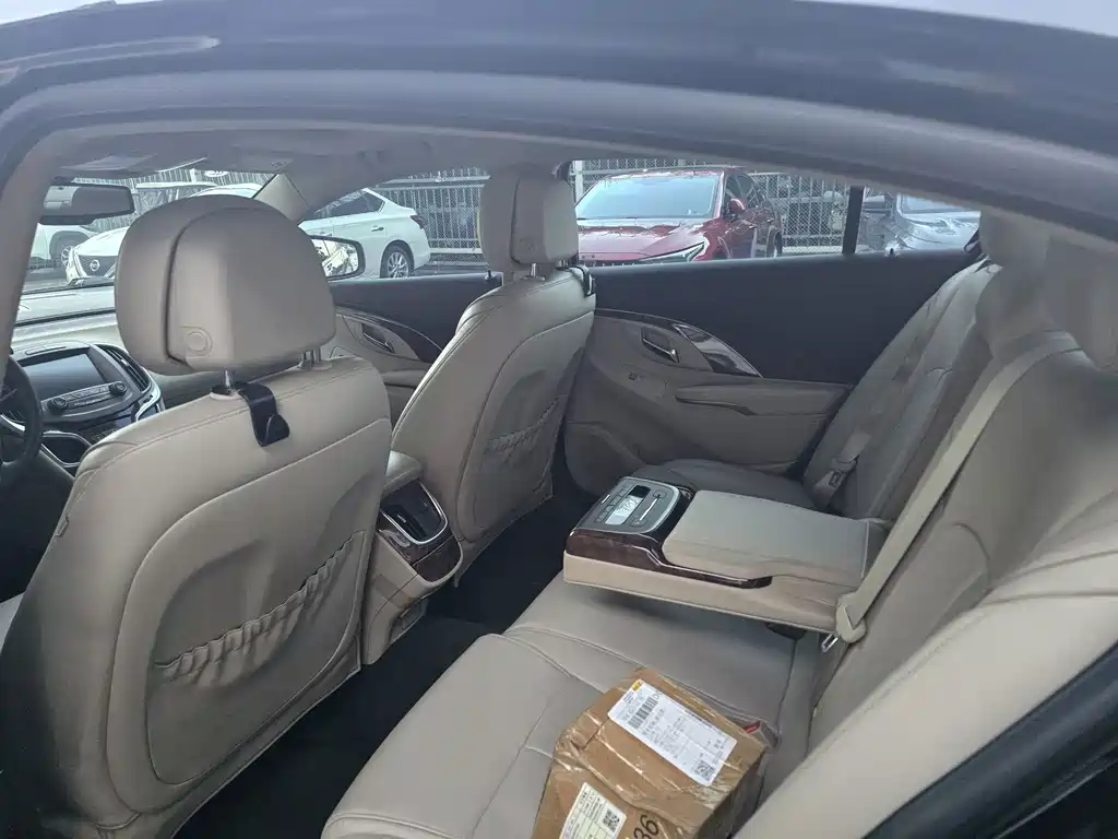 Buick LaCrosse — миниатюра 7