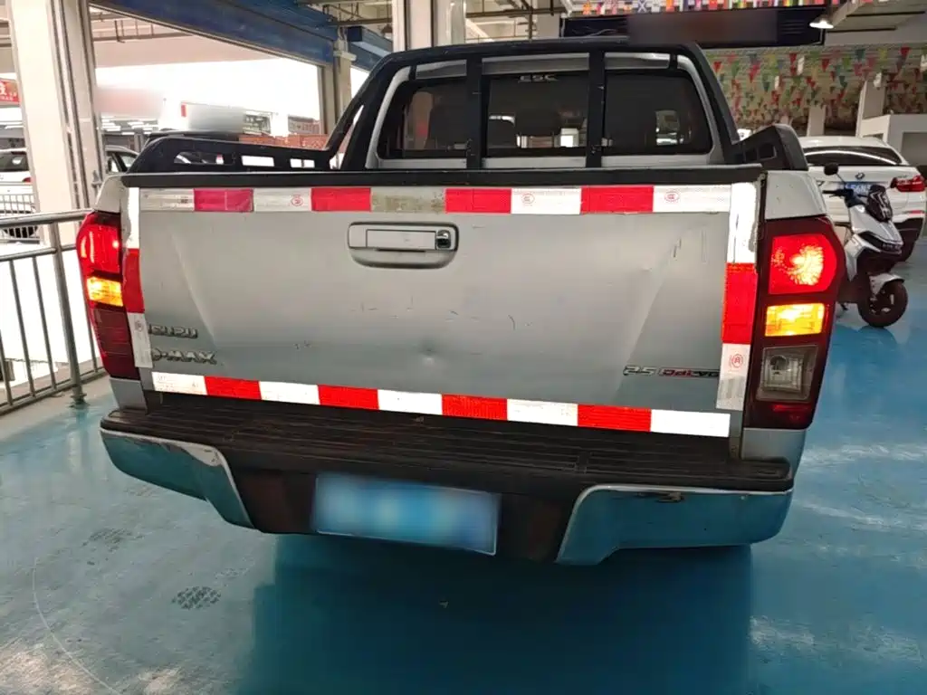 Isuzu D-MAX — миниатюра 6