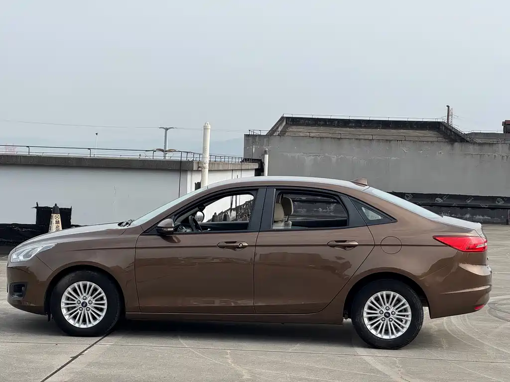 Ford Escort — миниатюра 5