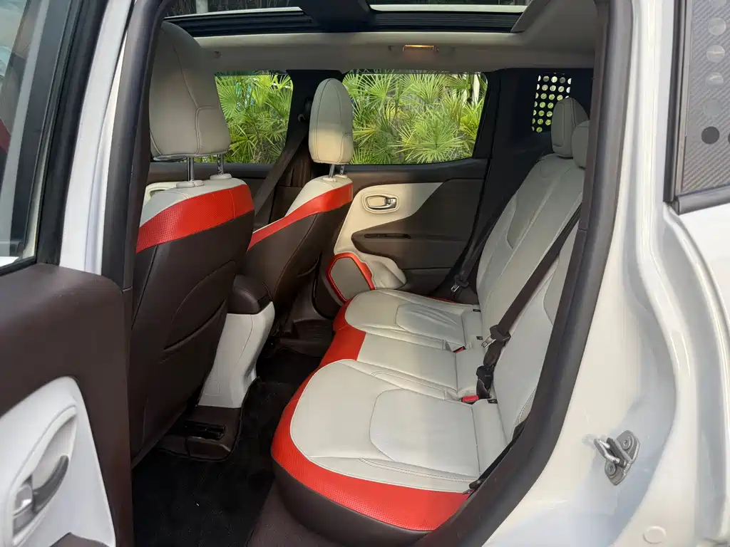 Jeep Renegade — миниатюра 9