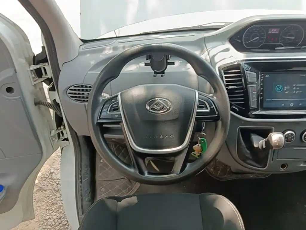 Maxus V80 — миниатюра 11