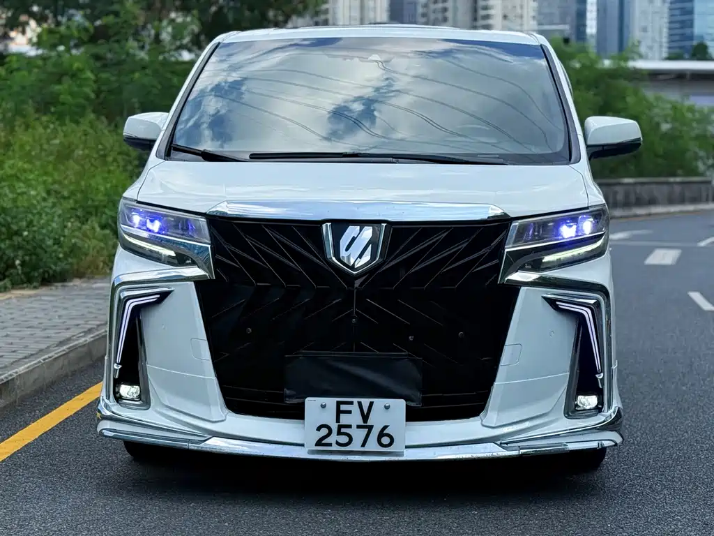 Toyota Vellfire — миниатюра 2