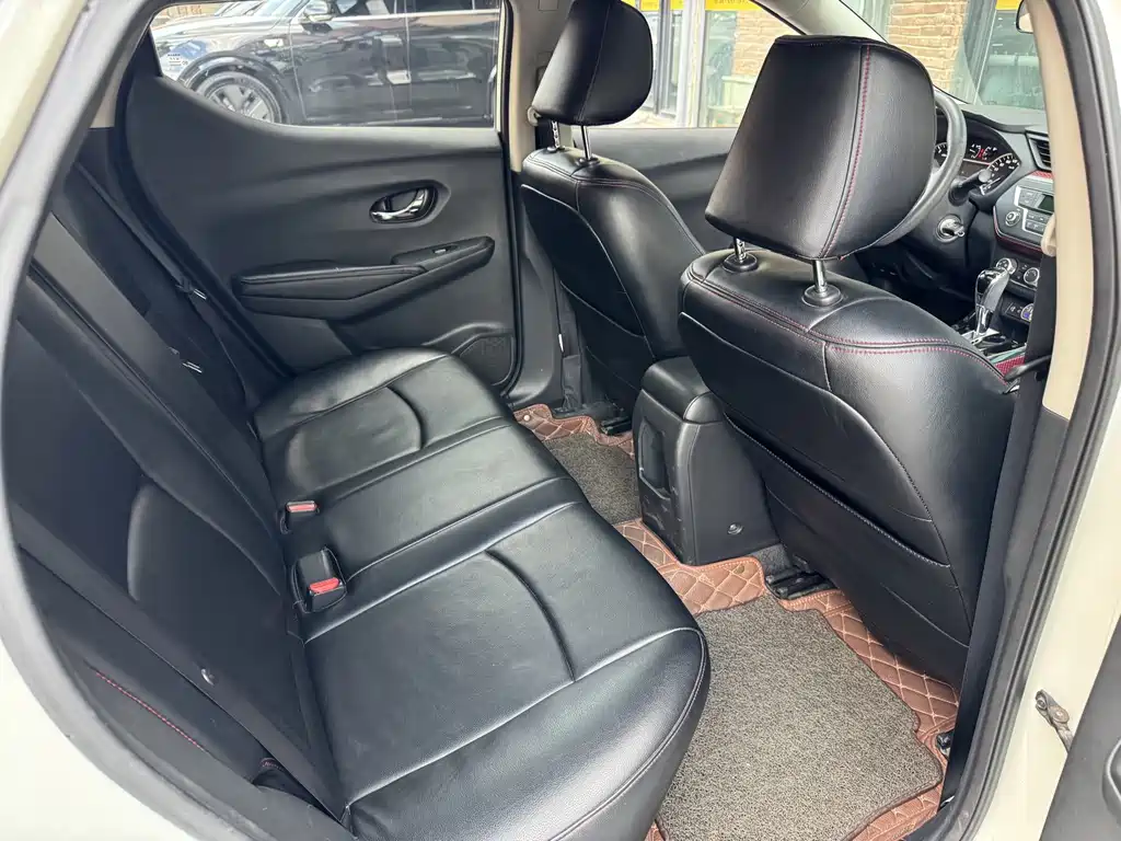 Nissan Bluebird — миниатюра 18