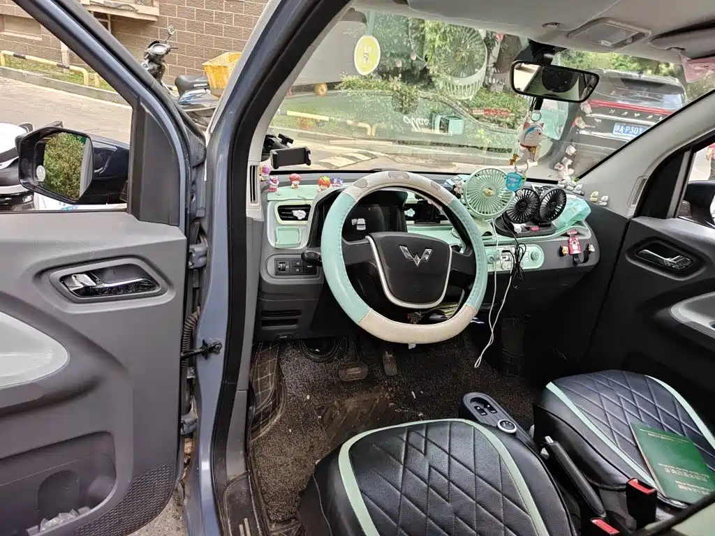 Wuling MINIEV — миниатюра 11