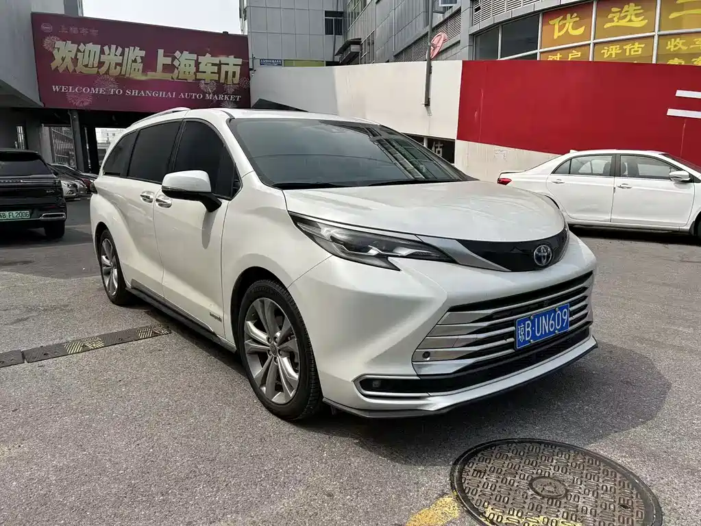 Toyota Sienna — миниатюра 12