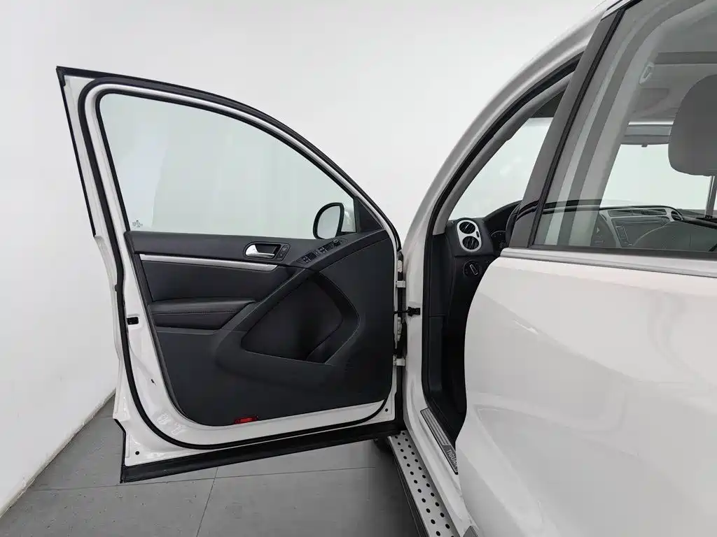 Volkswagen Tiguan — миниатюра 8
