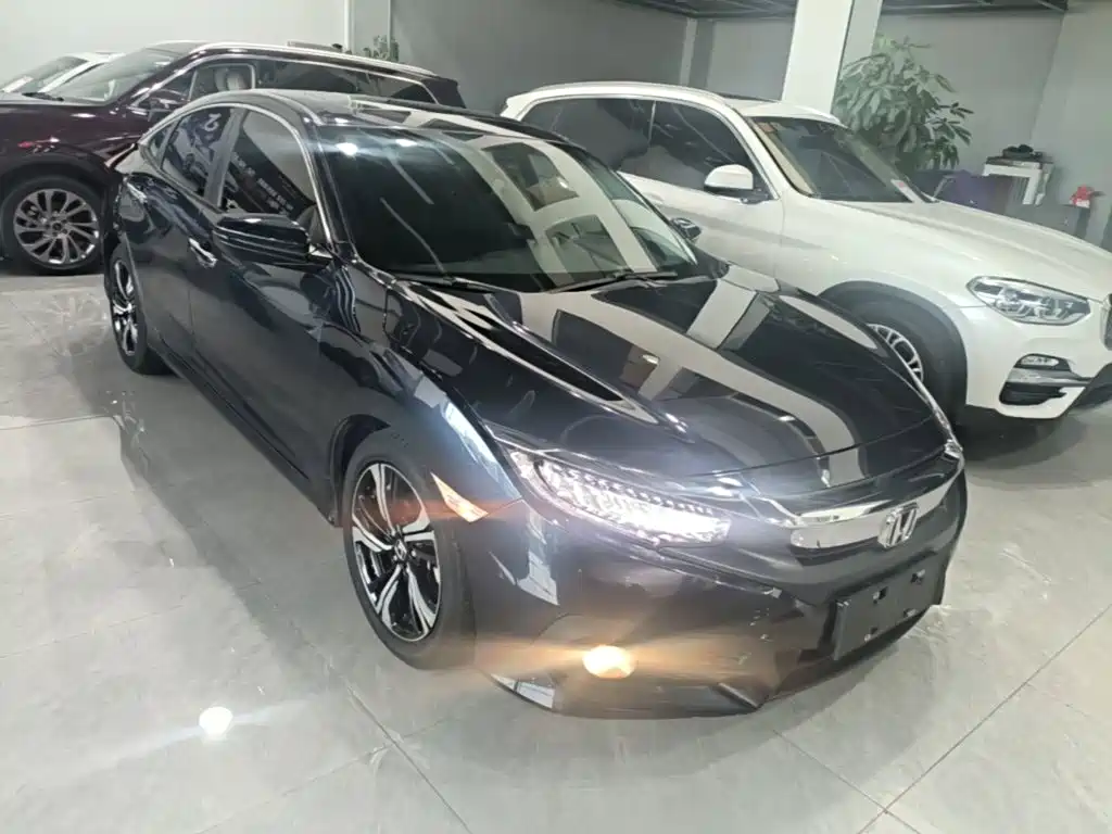 Honda Civic 2016 220TURBO CVT Luxury