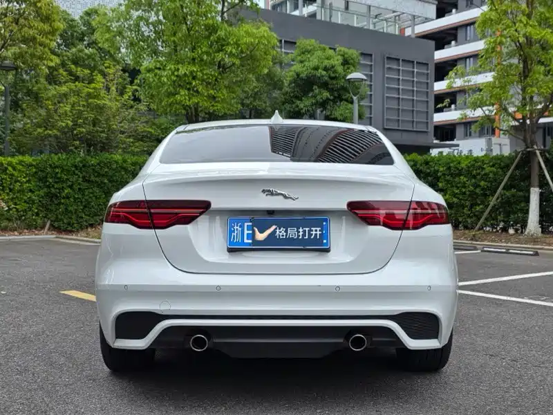 Jaguar XEL — миниатюра 8