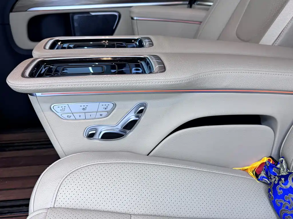 Mercedes-Benz V-Class — миниатюра 7