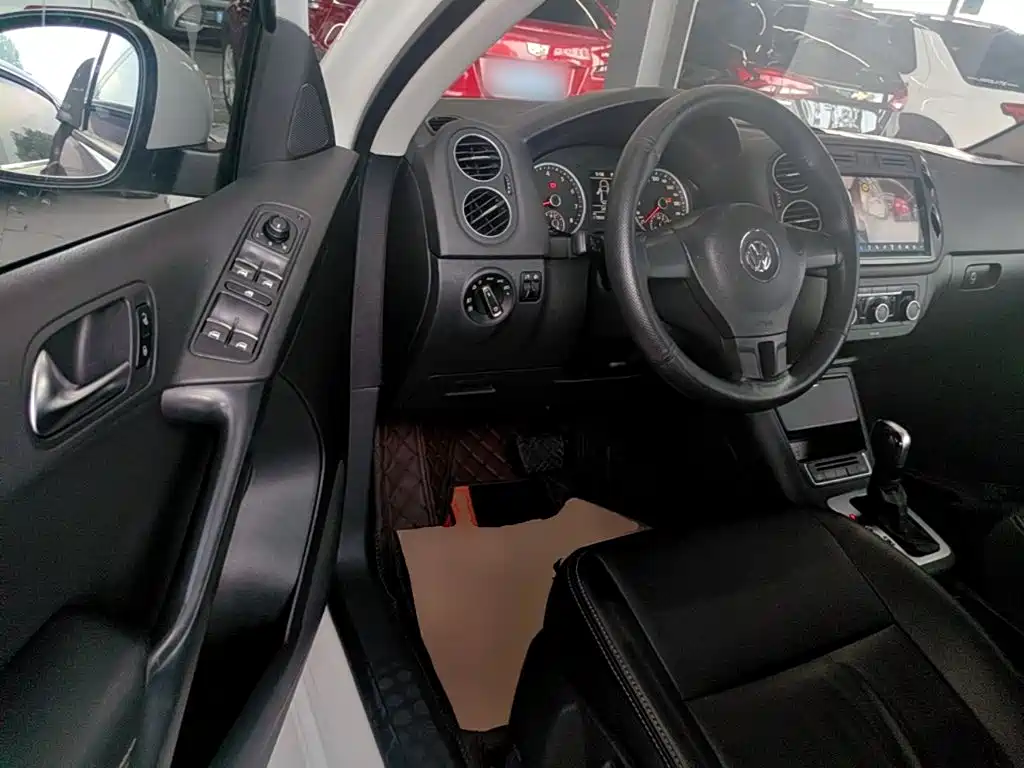 Volkswagen Tiguan — миниатюра 16