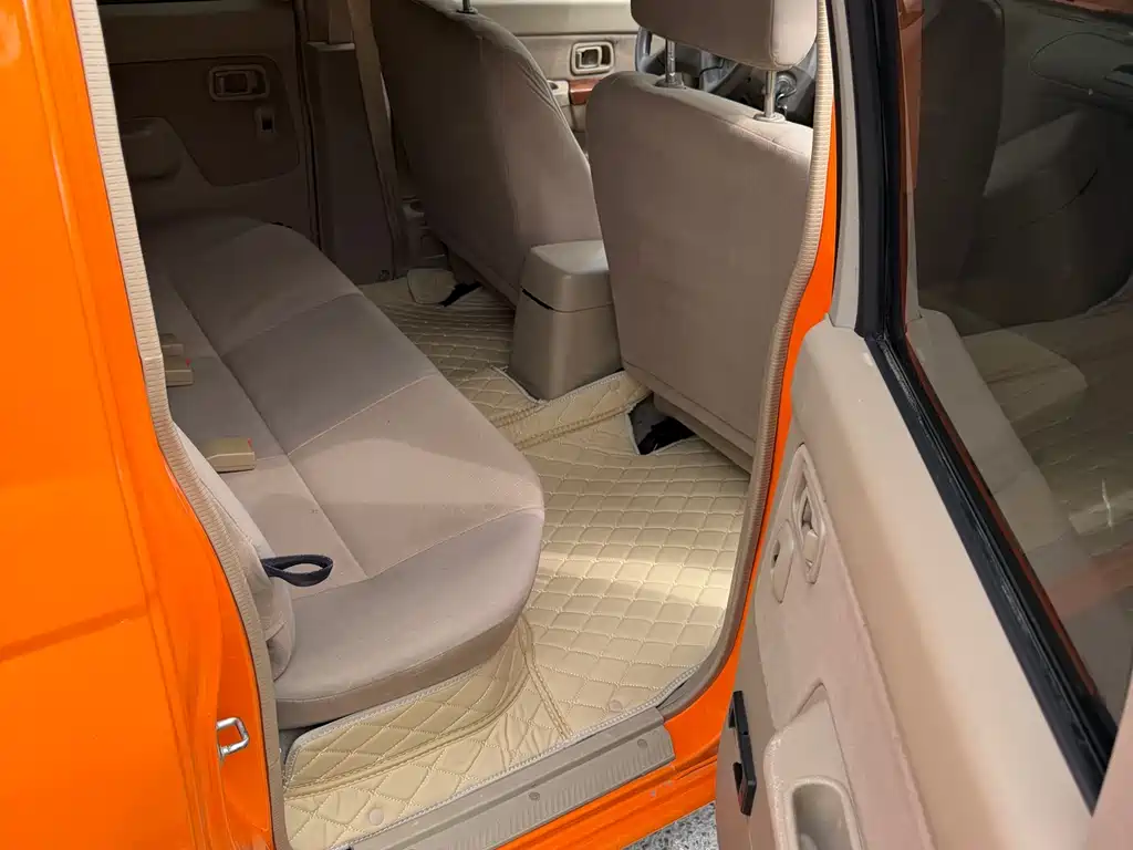 Nissan ZN Van — миниатюра 11