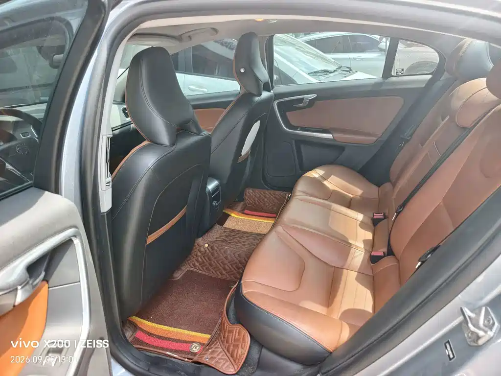 Volvo S60 — миниатюра 9