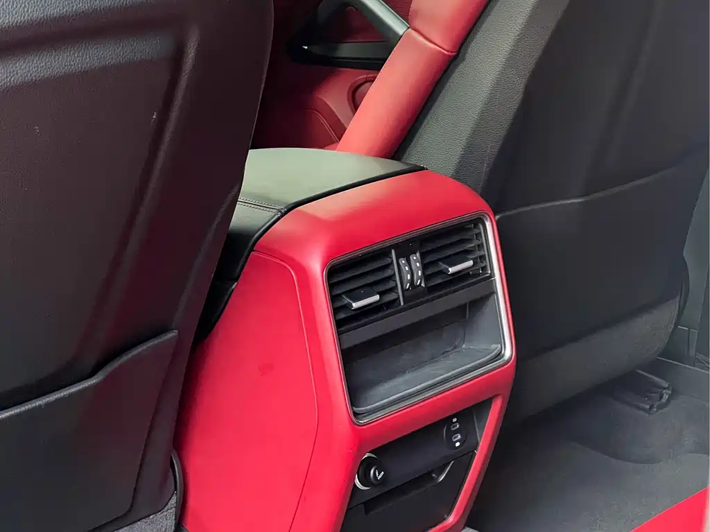 Porsche Cayenne — миниатюра 23