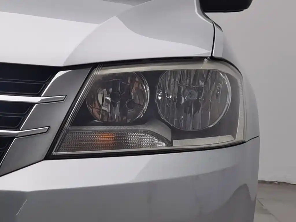 Volkswagen Gran Lavida 2013 1.6L MT Comfort