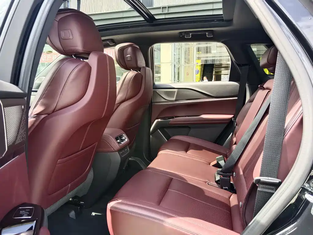 Cadillac XT5 — миниатюра 10