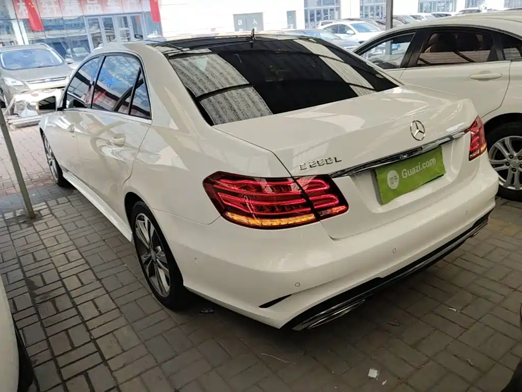 Mercedes-Benz E-Class — миниатюра 5