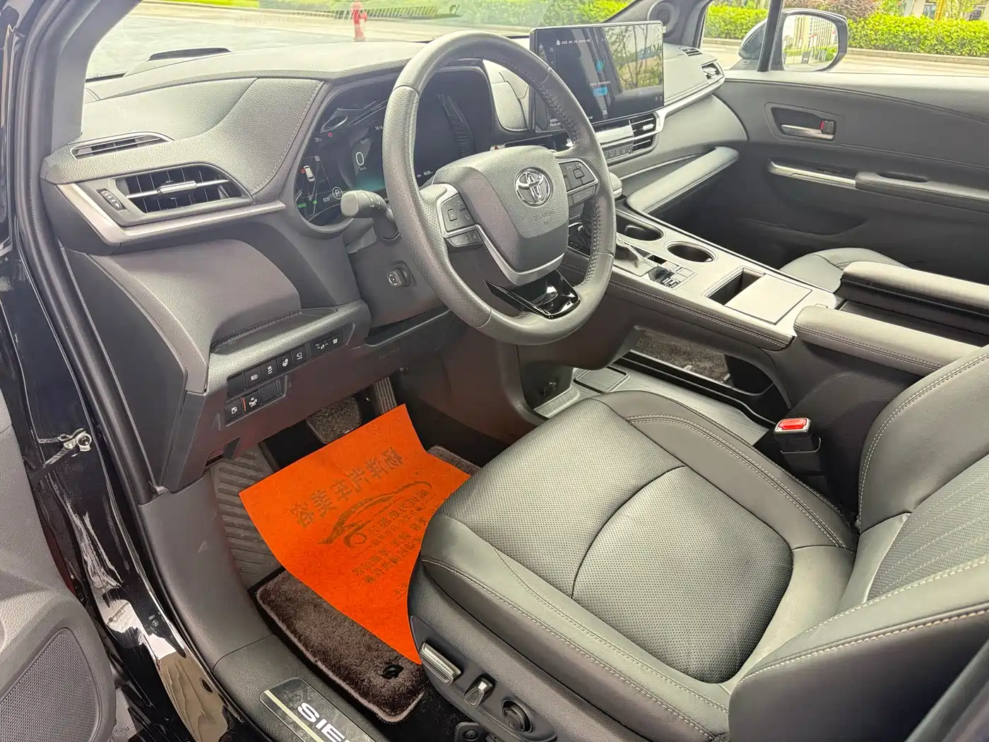 Toyota Sienna id 4514169 из Китая 9