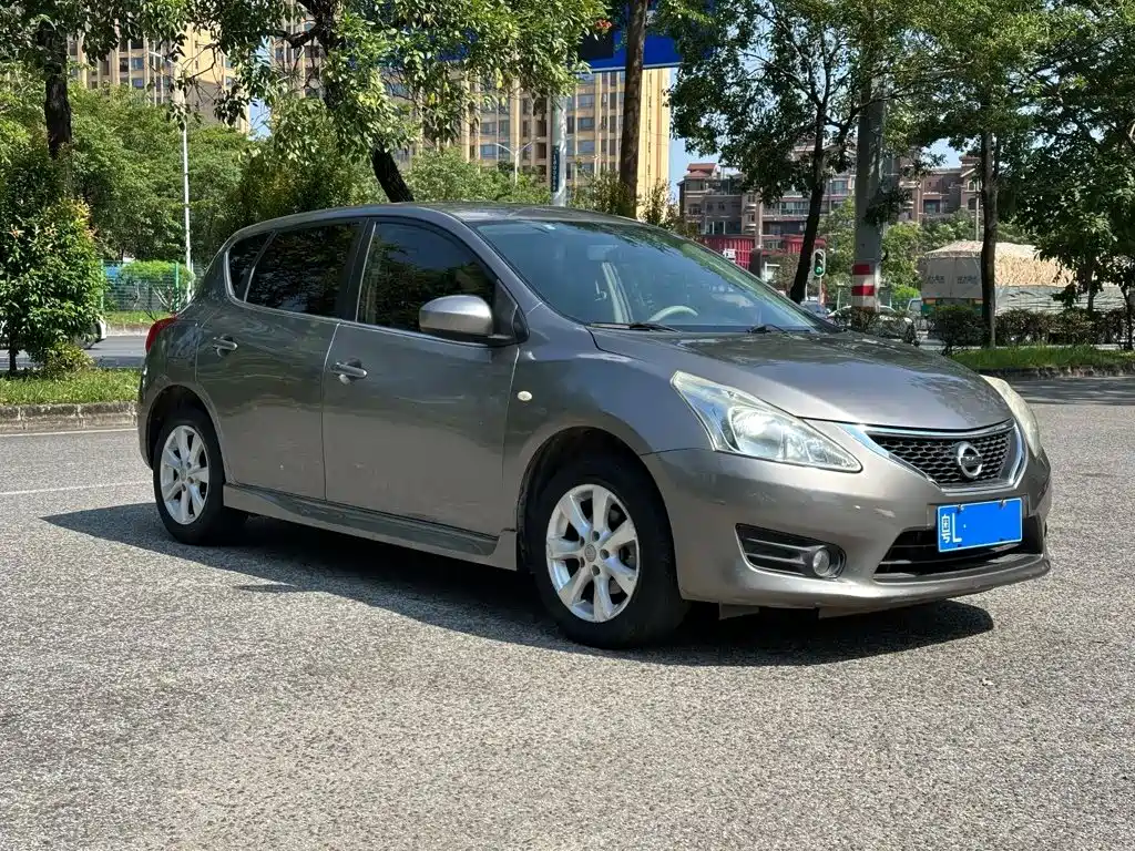 Nissan Tiida — миниатюра 3