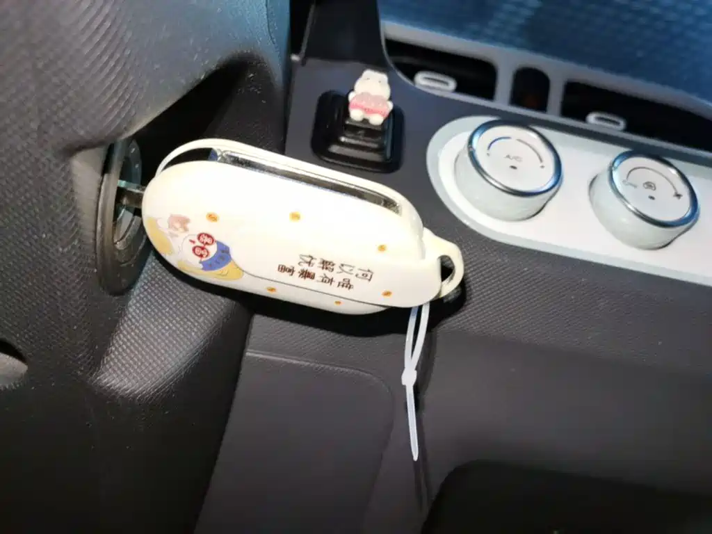 Wuling MINIEV — миниатюра 9