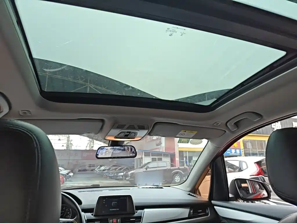 BMW 2 Series Active Tourer — миниатюра 18