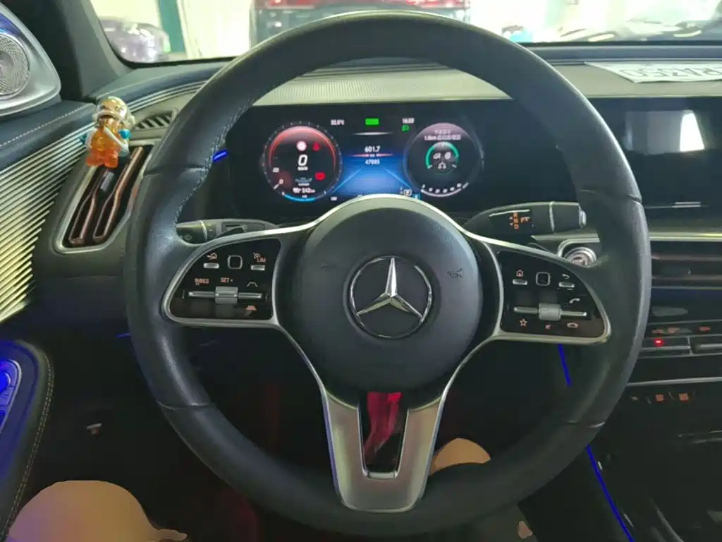 Mercedes-Benz EQC — миниатюра 11