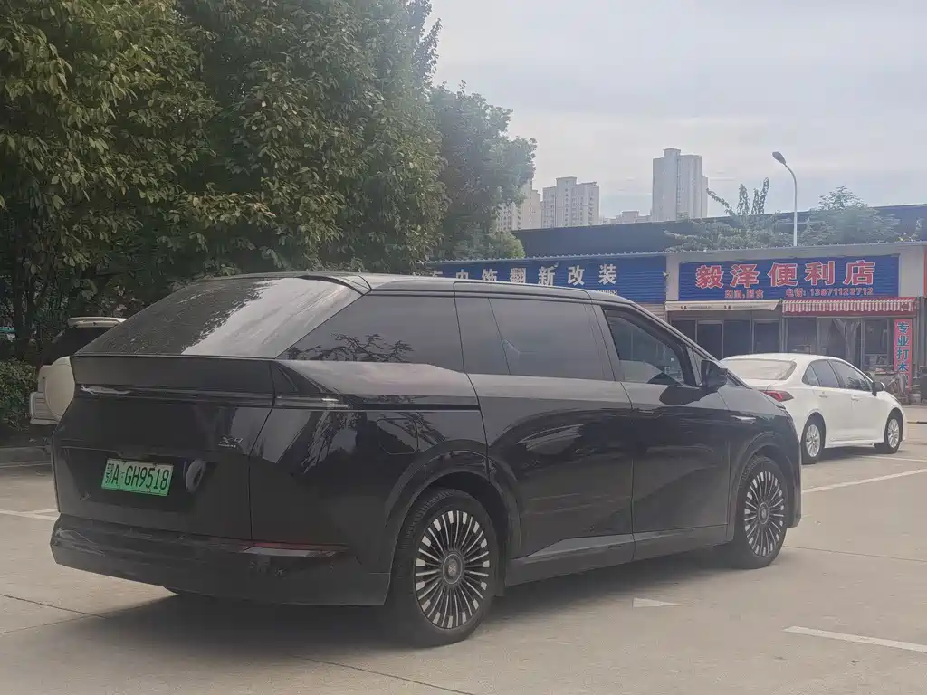 XPeng X9 — миниатюра 14